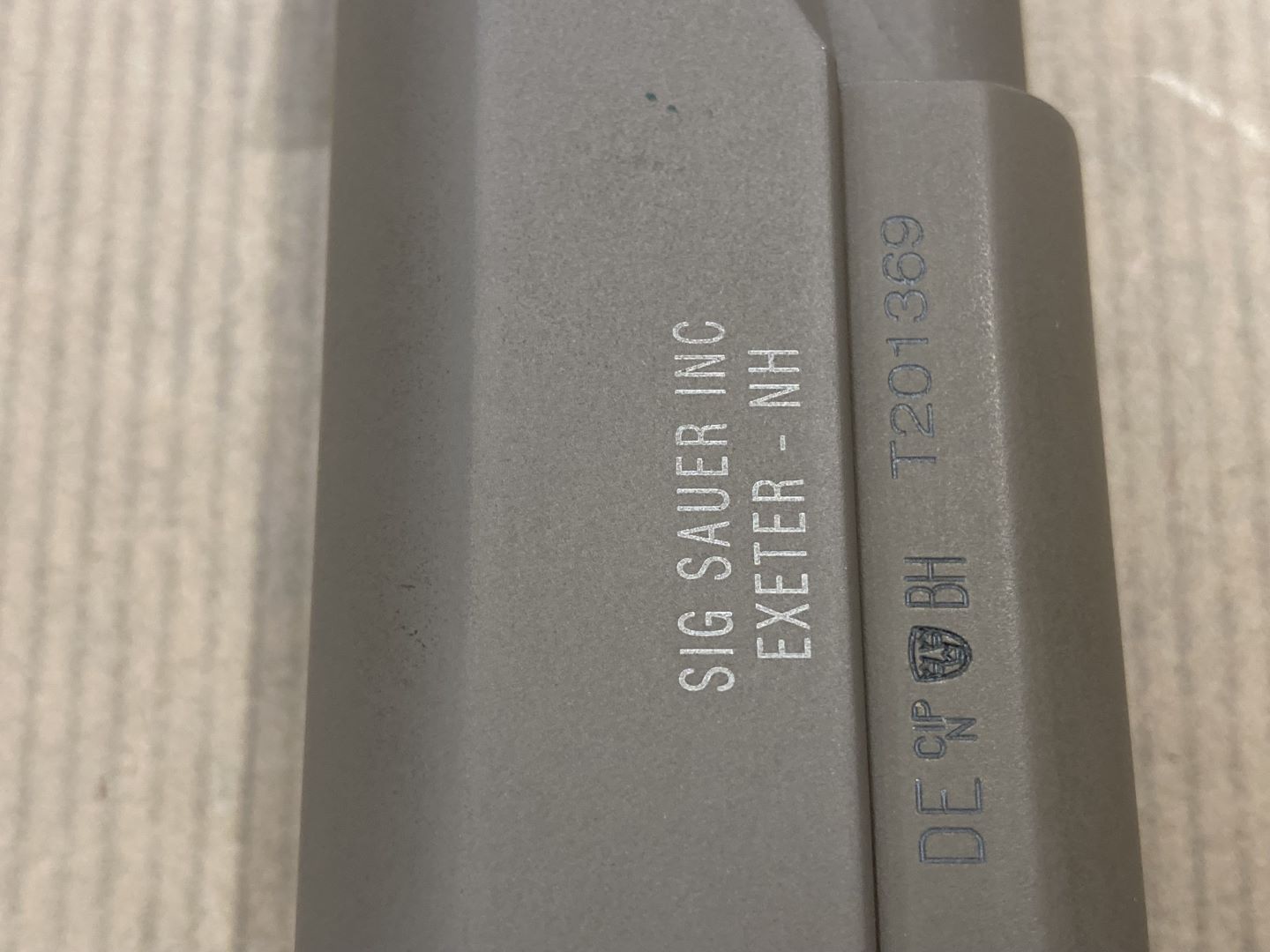 pistolet Sig Sauer mod. 1911/22 couleur sable calibre 22 lr. pistolet Sig Sauer mod. 1911/22 couleur sable calibre 22 lr. – Image 4