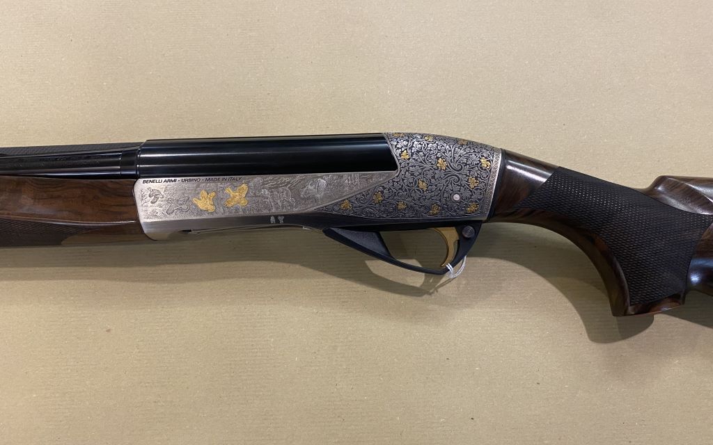FUSIL BENELLI RAFFAELLO EDITION LIMITE BEST ADVANCE NUMEROTE 433/500 20/76 70 cm CI BOIS GR 4 FUSIL BENELLI RAFFAELLO EDITION LIMITE BEST ADVANCE NUMEROTE 433/500 20/76 70 cm CI BOIS GR 4 – Image 4