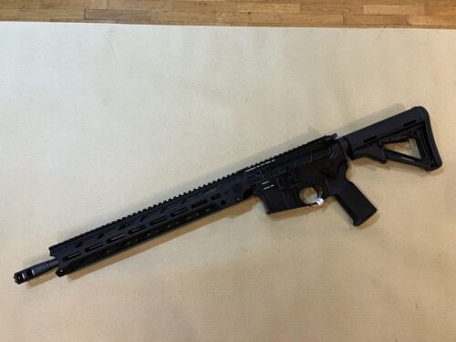 carabine DIAMONDBACK type AR15 M-Lock calibre 223 canon de 16"